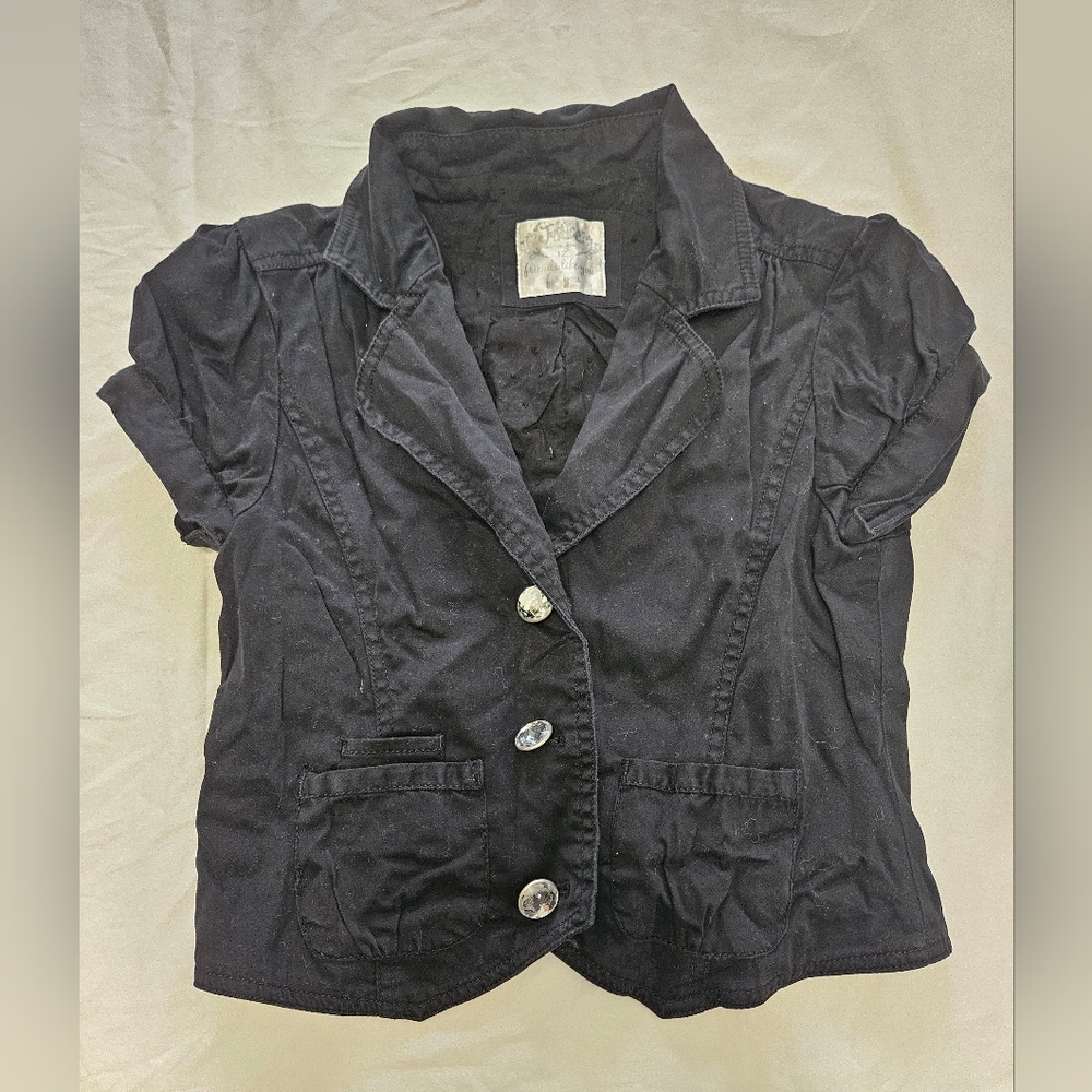 SALE! Girl's Justice Black Cropped Blazer (size 12)